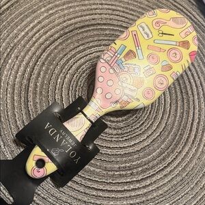 3/$10 girls hairbrush 🆕